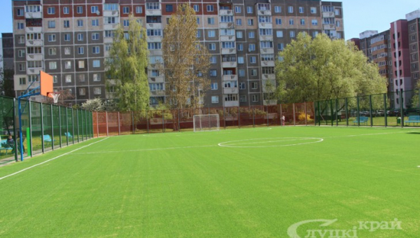 В микрорайоне Чехова после реконструкции открылась детская спортивная площадка