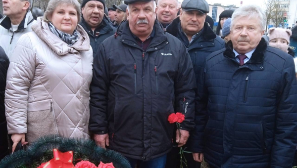 Представители коллектива КУП "Слуцкое ЖКХ" приняли участие в митинге 
