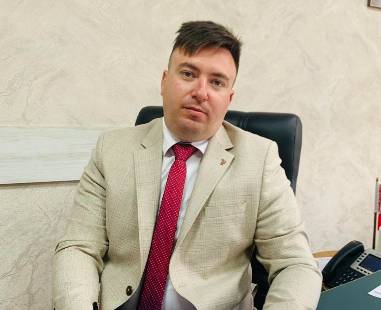 Директором КУП «Слуцкое ЖКХ» назначен Сергей Клещукевич.